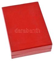 ~1960. "Kiváló Feltaláló Arany fokozata" zománcozott kitüntetés miniatűrrel, eredeti tokba...