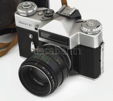 Zenit-E fényképezőgép, Helios-44 optikával, bőr tokjában,