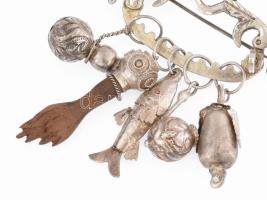 "Penca de Balangandan" ezüst (Ag) Afro-Brazil eredetű amulett típus, charmokkal, jelzett, ...