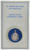 1991. "II. János Pál pápa Magyarországon" kétoldalas Ag emlékérem füllel, előlapján 2db rubinnal díszítve, tanúsítvánnyal, eredeti díszkiadásban (0,999/~29mm) T:AU patina