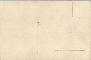 Francia erotikus meztelen hölgy rózsákkal / French erotic nude lady with roses. F.T.D. 3512. (EK)