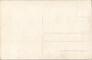 Francia erotikus meztelen hölgy rózsákkal / French erotic nude lady with roses. F.T.D. 3512