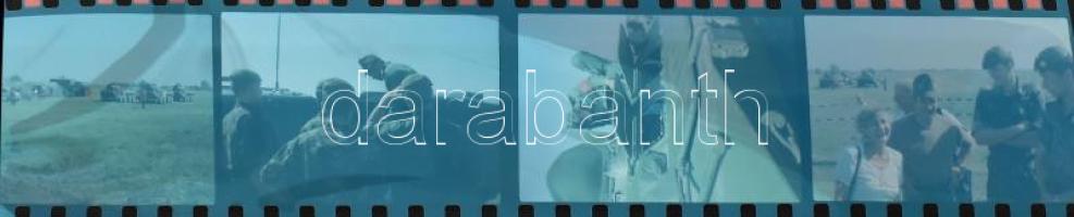 Katonai témájú negatívok, kisfilmes (24x32 mm, színes), 90-es évek külföld és belföld, kb. 100 kocka