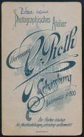 cca 1900 Fiatal hölgy portréja, keményhátú fotó Hermann G. Roth segesvári műterméből, felületén kis ...
