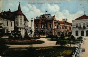 1914 Szabadka, Subotica; Csokonai tér a Nemzeti kaszinóval, honvéd emlékmű, Szabadkai önsegélyző szövetkezet. Vig Zsigmond Sándor kiadása / square, casino, monument, cooperative (ázott sarok / wet corner)