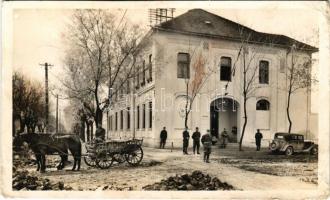 1941 Újverbász, Verbász, Novi Vrbas; M. kir. posta, magyar katonák, automobil. Garamszeghy Pál kiadása / post office, Hungarian soldiers, automobile (EB)