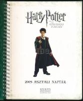 2005 Harry Potter és az azkabani fogoly. 2005 Asztali naptár. Szeged, 2005, Szukits. Kemény-kötés, a...