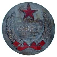 1957. "A kommunista helytállásért, az MSZMP szervezéséért - az MSZMP VIII. kerületi párt értekezlete" részben zománcozott fém emlékérem eredeti tokban (60mm) T:XF kis zománchibák