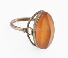 Ezüst(Ag) gyűrű borostyánnal, jelzett, méret: 54, bruttó: 3,4 g