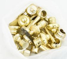 Függöny akasztók, karnisvégek, stb, műanyag és fa nagyon sok darab