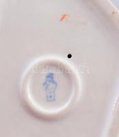 Zsolnay ülő akt. Kézzel festett, jelzett, hibátlan 17 x 14,5 cm