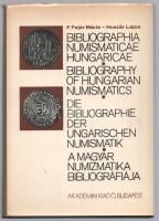 F. Fejér Mária - Huszár Lajos: A magyar numizmatika bibliográfiája. Akadémiai Kiadó, Budapest,1977. Magyar, angol, latin, és német nyelvű kötet, kiadói egészvászon-kötésben, papír védőborítóval. Nagyon jó állapotban, a papír védőborítón kis kopás.