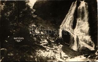 1932 Bánffyhunyad, Huedin; Retyicel, Rekiczeli (Rekiceli) vízesés (Havasrekettye), turisták / Cascada Rachitele / waterfall, tourists. photo (vágott / cut)