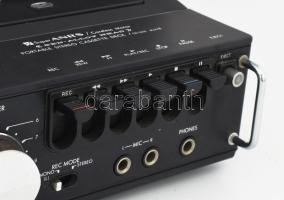 JVC CD-1635-2E lejátszó, működik, eredeti tokjával, kábelével, működik, jó állapotban, 36x22 cm