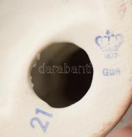 Lippelsdorf porcelán kislány, jelzett, kis kopással, m: 13 cm