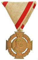 1908. Katonai Jubileumi Kereszt aranyozott bronz kitüntetés sérült mellszalagon T:VF kopott aranyozás Hungary 1908. Diamond Jubilee Cross for the Armed Forces gilt bronze decoration with damaged ribbon C:VF worn gilding NMK 269.