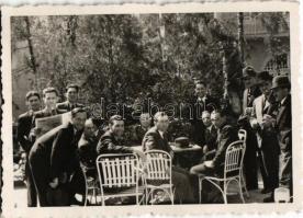 1937 FC RIPENSIA Temesvár labdarúgói Nagyváradon a Park szálloda kertjében, focisták / Romanian football, players of FC Ripensia Timisoara in the garden of Hotel Park in Oradea. photo (8,4 cm x 6 cm)