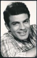 cca 1971 Sztankay István (1936-2014) hátoldalán dedikált fiatalkori fotója, Domonkos Sándor felvétel...