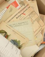 Vegyes egy nagy doboznyi papírrégiség