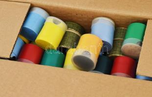 Lemezárugyári diavetítő, eredeti dobozában, hozzá 40 db mesefilm