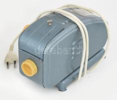 Lemezárugyári diavetítő, eredeti dobozában, hozzá 40 db mesefilm