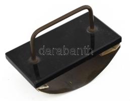 Modernista íróasztali készlet: tinta- és tolltartó 14x14 cm, tapper. Üveg, fém. hozzá egy üveg tinta