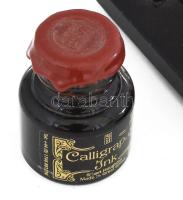 Modernista íróasztali készlet: tinta- és tolltartó 14x14 cm, tapper. Üveg, fém. hozzá egy üveg tinta