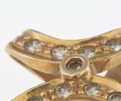 14K arany (Au) feszület medál. jelzett 2,7 g 24 mm