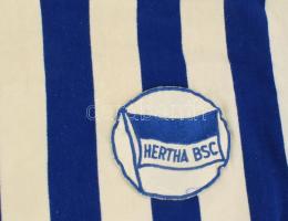 cca 1970-1972 Varga Zoltán (1945-2010) magyar válogatott labdarúgó, csatár edzőmeze a német Hertha B...