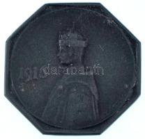 Szász Vilmos (1884-1923) 1916. Károly és Zita nyolcszögletű Zn koronázási emlékérem (24mm) T:XF,VF Hungary 1916. Charles and Zita octagonal Zn commemorative medallion. Sign.: Vilmos Szász (24mm) C:XF,VF HP 5069.