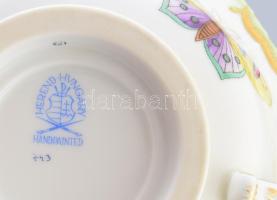 Herendi 2 darab Viktória mintás leveses csésze. Jelzett, egyiken kis repedéssel, d: 13,5 cm