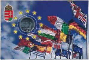 2004. 50Ft Cu-Ni "A Magyar Köztársaság az Európai Unió tagja" első napi veret, sorszámozott "01150", több helyen gyűrődött emléklapon T:UNC