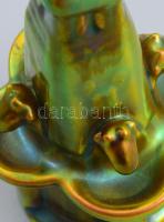 Zsolnay kisplasztika - pécsi Zsolnay-kút. Terv.: Sinkó András. Savmaratott felületű, többféle eozin ...