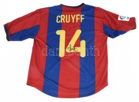 Johan Cruyff (1947-2016) labdarúgó és edző Barcelona rajongói mezén autográf aláírása /   Johan Cruyff (1947-2016) football player and coach signed an autograph on a Barcelona fan shirt