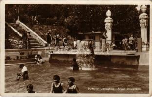 1930 Budapest III. Csillaghegy, Árpád strandfürdő "20000 öl kiterjedésű gyönyörű parkokkal és sétányokkal, a fürdő területén szálloda és étterem" (EK)