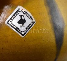 VK jelzéssel kerámia váza, m: 11,5 cm