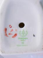 Hollóházi varrónő népviseletben, kézzel festett, jelzett, hibátlan, m: 24 cm