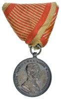 1914. "Ferenc József II. osztályú Ezüst Vitézségi Érem" peremen jelzett Ag kitüntetés eredeti mellszalaggal. Szign.: Tautenhayn T:XF Hungary 1914. "Silver Gallantry Medal, IInd Class" Ag decoration with hallmark on the edge, with original ribbon. Sign.: Tautenhayn C:XF NMK 133.