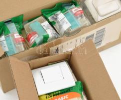 Két doboznyi, cca 20-25 darab zömmel bontatlan kapcsoló