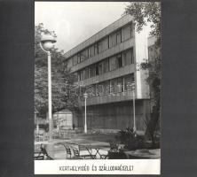 [Fotóalbum] Az esztergomi ,,Fürdő" Szálló új szárnyának feliratozott fényképalbuma. (1967)
Esz...