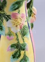 Nagyméretű szecessziós stílusú majolika váza, virágszirom restaurált, jelzett, m: 43 cm