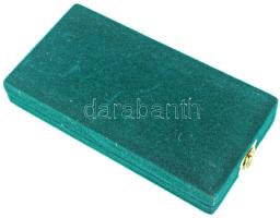 2002. "Szolgálati Érdemjel Arany Fokozat" részben aranyozott, zománcozott tombak kitünteté...