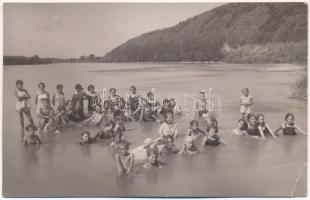 Arad, strand, fürdőzők / beach, bathers. Curticean fotograf photo (EK)