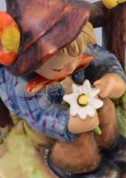 Hummel fiú virággal, jelzett, restaurált, m: 11 cm