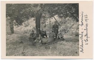 1933 Ómoldova, Ó-Moldova, Alt-Moldova, Moldova Veche; családi csoportkép / family group photo