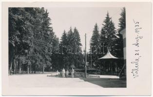 1935 Előpatak, Valcele; fürdő sétány, autóbusz megállóhely / spa promenade, bus stop. photo