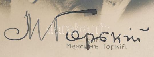 cca 1910 Maxim Gorkij (1868-1936). világhírű orosz-szovjet író autográf aláírása, őt ábrázoló fotóla...