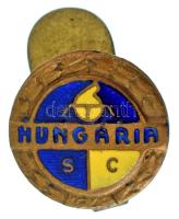 ~1940. "Hungária SC" zománcozott bronz gomblyukjelvény kék és sárga zománccal. A Hungária Sport Clubot 1921-ben alapították színeik pedig a piros-fehér, később a piros-fekete voltak. A kék-sárga színeket csak egy rövid ideig (vagy hivatalosan nem is) viselték, erről eltérőek a források. A klub 1941-ben jutott fel az NB II-be, ahol egészen a háború miatt félbeszakadó szezonig maradt is. Az újraszervezést követően 1947-ben jutott vissza a második vonalba, ám azonnal ki is esett. A kommunista időszak névváltoztatási hulláma az NB III-ban érte őket, ekkor vették fel a Szikra Kénsavgyár nevet, majd voltak Hungária SC, Szikra Hungária Kénsavgyár, Kénsavgyári Hungária SC is. 1952 és 1954 között szerepeltek utoljára az NB II-ben, ezután végleg búcsúztak a másodosztálytól. 1962-ben a összeolvadt Szikra másik csapatával (a hajdani Hungária Papír), majd így folytatta a szereplést egészen 1981-ig, mikor a negyedosztálynak számító BLSZ II-ben a 15. helyen végzett. A következő idénytől nem indítottak csapatot. T:XF / Hungary ~1940. ~1940. "Hungária SC" enameled bronze buttonhole badge with blue and yellow enamel. The Hungária Sport Club was founded in 1921 and their colors were red and white, later red and black. The blue-yellow colors were only worn for a short time (or not even officially), sources differ. The club was promoted to NB II in 1941, where it remained until the season was interrupted due to the war. After the reorganization, the club returned to the 2nd league in 1947, but relegated after only one season. The wave of name changes during the communist period hit them in the NB III, when they adopted the name Szikra Sulfur Factory, then there were also Hungária SC, Szikra Hungária Sulfur Factory, and Kénsavgyári Hungária SC. They last appeared in NB II between 1952 and 1954, after which they said goodbye to the second division for good. In 1962, Szikra merged with another team (the former Hungária Papír), then continued to play in this way until 1981, when it finished 15th in BLSZ II, which is considered the fourth division. They did not enroll a team from the following season. C:XF