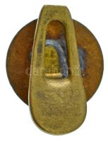 ~1940. "Hungária SC" zománcozott bronz gomblyukjelvény kék és sárga zománccal. A Hungária ...