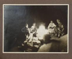 Kisméretű fotóalbum balatoni fotókkal: Kenese, Siófok, I. világháborús repülő, stb